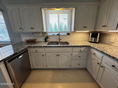 Tiny photo for 3749 N Beverly Hills Drive, Toledo, OH 43614 (MLS # 10006756)