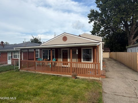 Photo of 3652 Terrace Drive, Toledo, OH 43611 (MLS # 10013170)