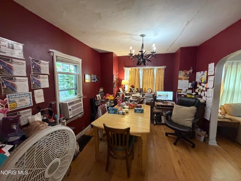 Tiny photo for 1387 Glenview Road, Toledo, OH 43614 (MLS # 10014633)