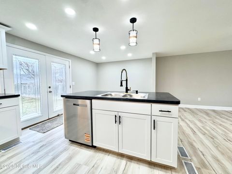 Tiny photo for 2051 Northridge Drive, Toledo, OH 43611 (MLS # 10002488)