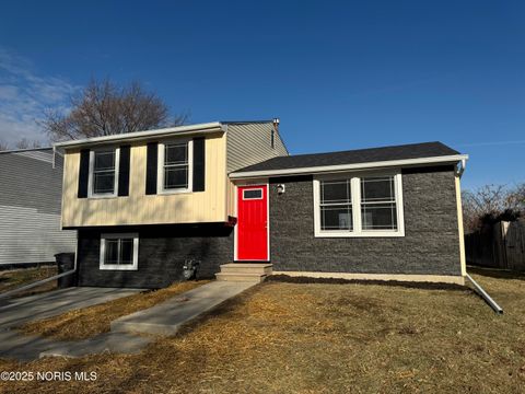 Photo of 2051 Northridge Drive, Toledo, OH 43611 (MLS # 10002488)