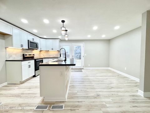 Tiny photo for 2051 Northridge Drive, Toledo, OH 43611 (MLS # 10002488)