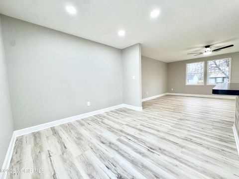 Tiny photo for 2051 Northridge Drive, Toledo, OH 43611 (MLS # 10002488)