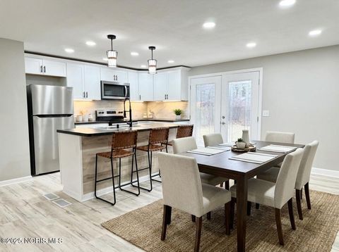 Tiny photo for 2051 Northridge Drive, Toledo, OH 43611 (MLS # 10002488)