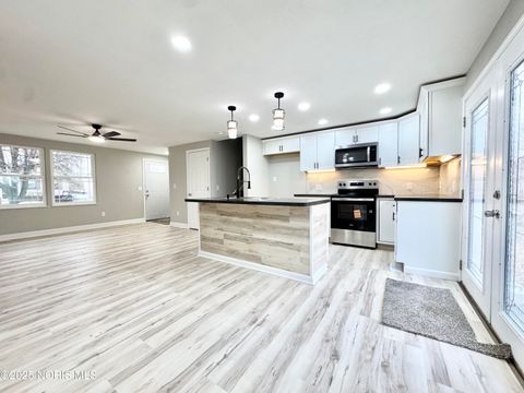 Tiny photo for 2051 Northridge Drive, Toledo, OH 43611 (MLS # 10002488)