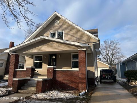 Photo of 622 W North Street, Fostoria, OH 44830 (MLS # 10004068)