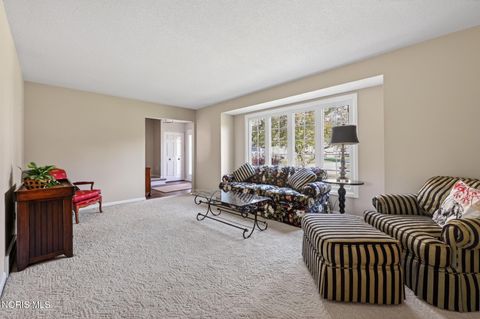 Tiny photo for 7111 Williamsburg Drive, Sylvania, OH 43560 (MLS # 10007683)