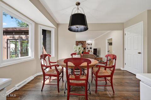 Tiny photo for 7111 Williamsburg Drive, Sylvania, OH 43560 (MLS # 10007683)