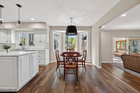 Tiny photo for 7111 Williamsburg Drive, Sylvania, OH 43560 (MLS # 10007683)