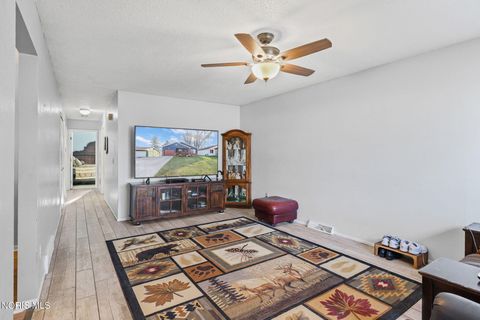 Tiny photo for 2018 Bonnie Doone Drive, Oregon, OH 43616 (MLS # 10005711)