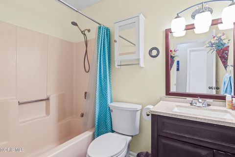 Tiny photo for 2018 Bonnie Doone Drive, Oregon, OH 43616 (MLS # 10005711)