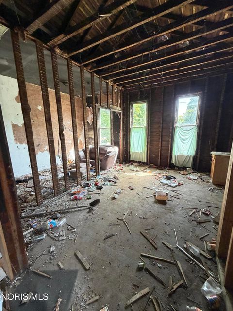 Tiny photo for 1715 Walnut Street, Toledo, OH 43608 (MLS # 10010181)