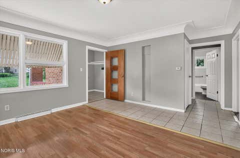 Tiny photo for 735 Russell Street, Toledo, OH 43608 (MLS # 10011702)