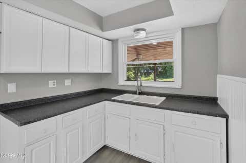 Tiny photo for 735 Russell Street, Toledo, OH 43608 (MLS # 10011702)