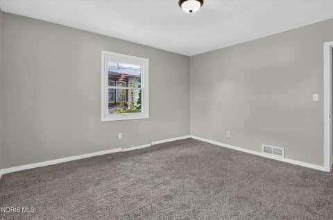 Tiny photo for 735 Russell Street, Toledo, OH 43608 (MLS # 10011702)