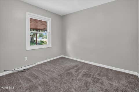 Tiny photo for 735 Russell Street, Toledo, OH 43608 (MLS # 10011702)