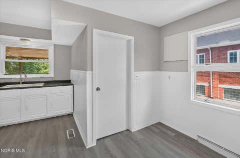 Tiny photo for 735 Russell Street, Toledo, OH 43608 (MLS # 10011702)