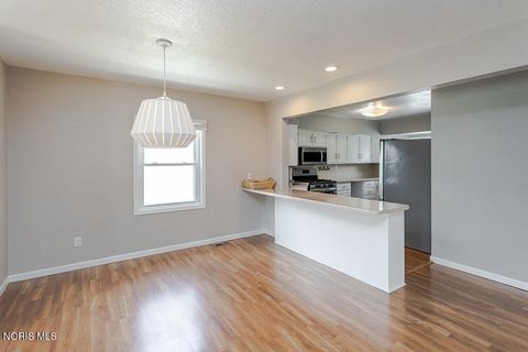 Tiny photo for 812 W College Avenue, Woodville, OH 43469 (MLS # 10006755)