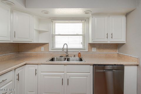 Tiny photo for 812 W College Avenue, Woodville, OH 43469 (MLS # 10006755)