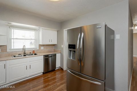 Tiny photo for 812 W College Avenue, Woodville, OH 43469 (MLS # 10006755)