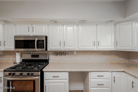 Tiny photo for 812 W College Avenue, Woodville, OH 43469 (MLS # 10006755)