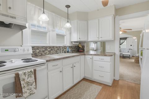 Tiny photo for 5762 Steffens Avenue, Toledo, OH 43623 (MLS # 10002198)