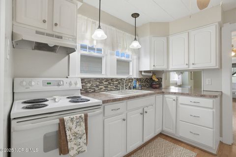 Tiny photo for 5762 Steffens Avenue, Toledo, OH 43623 (MLS # 10002198)