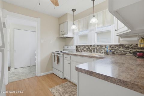 Tiny photo for 5762 Steffens Avenue, Toledo, OH 43623 (MLS # 10002198)