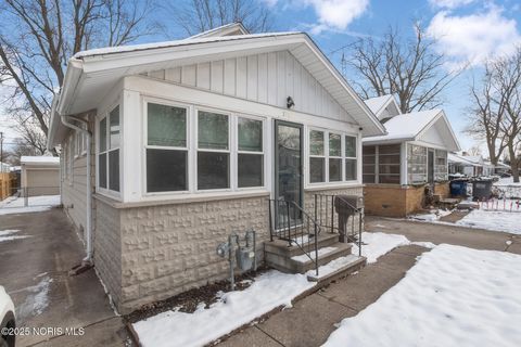 Tiny photo for 5762 Steffens Avenue, Toledo, OH 43623 (MLS # 10002198)