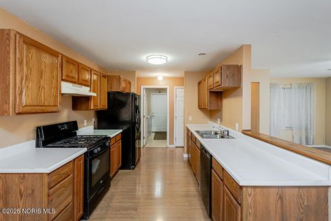 Tiny photo for 5824 Semoff Drive, Toledo, OH 43613 (MLS # 10002940)