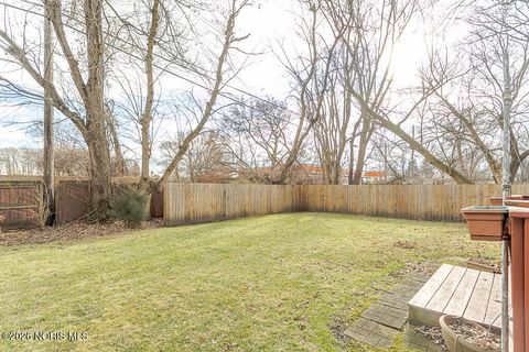 Tiny photo for 5824 Semoff Drive, Toledo, OH 43613 (MLS # 10002940)