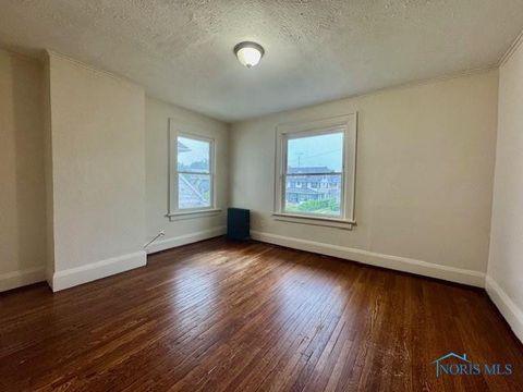 Tiny photo for 2840 Scottwood Avenue, Toledo, OH 43610 (MLS # 10002731)