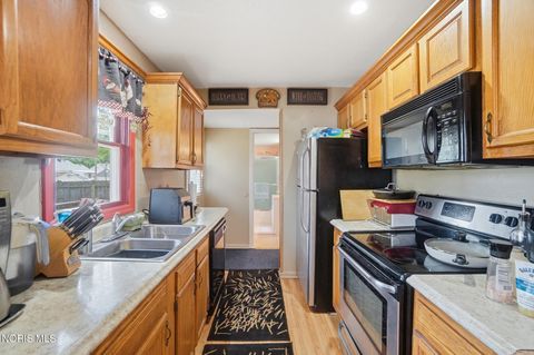 Tiny photo for 2355 Roseview Drive, Toledo, OH 43613 (MLS # 10008230)