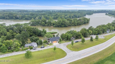 Tiny photo for 19588 W River Road, Bowling Green, OH 43402 (MLS # 10010147)