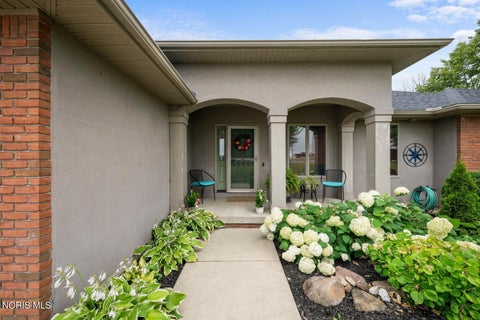 Tiny photo for 19588 W River Road, Bowling Green, OH 43402 (MLS # 10010147)