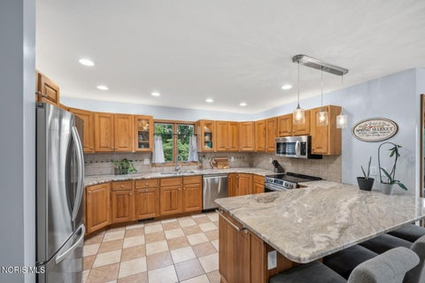 Tiny photo for 19588 W River Road, Bowling Green, OH 43402 (MLS # 10010147)
