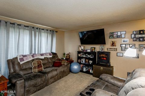 Tiny photo for 3692 Lakepointe Drive, Northwood, OH 43619 (MLS # 10006922)