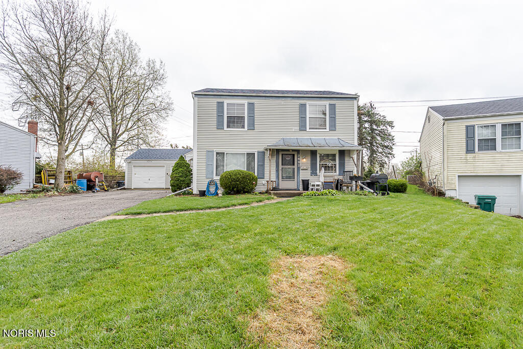 3692 Lakepointe Drive