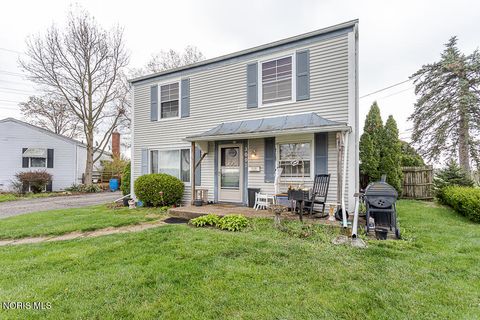 Photo of 3692 Lakepointe Drive, Northwood, OH 43619 (MLS # 10006922)