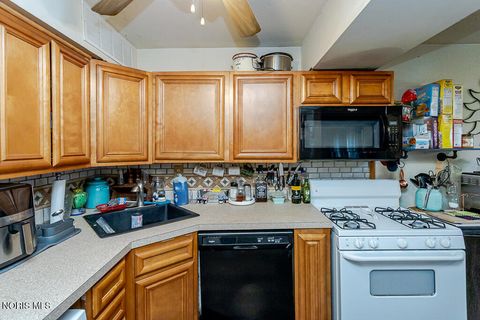 Tiny photo for 3692 Lakepointe Drive, Northwood, OH 43619 (MLS # 10006922)