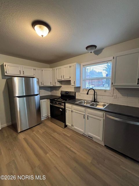 Tiny photo for 127 W Bancroft Street, Toledo, OH 43620 (MLS # 10003025)