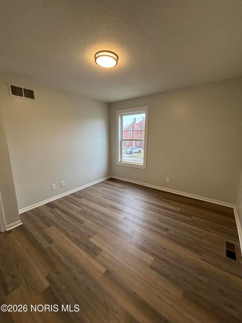 Tiny photo for 127 W Bancroft Street, Toledo, OH 43620 (MLS # 10003025)