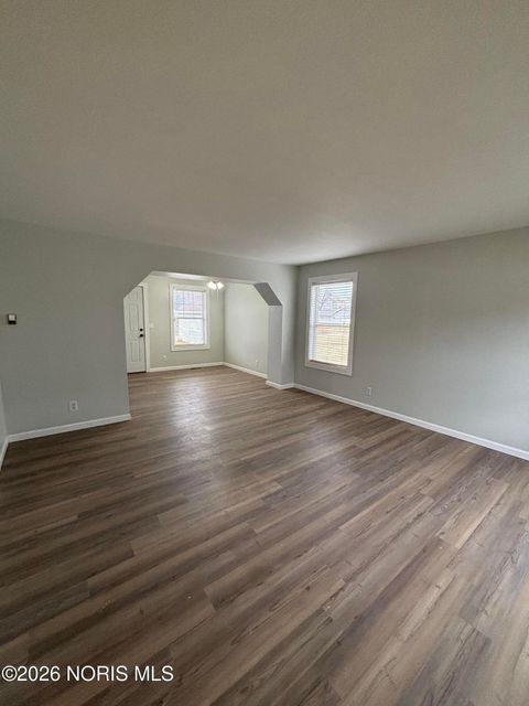 Tiny photo for 127 W Bancroft Street, Toledo, OH 43620 (MLS # 10003025)