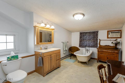 Tiny photo for 3547 Island Avenue, Toledo, OH 43614 (MLS # 10013884)