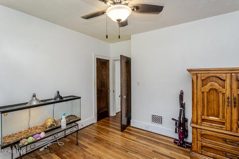 Tiny photo for 3547 Island Avenue, Toledo, OH 43614 (MLS # 10013884)