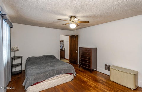 Tiny photo for 3547 Island Avenue, Toledo, OH 43614 (MLS # 10013884)