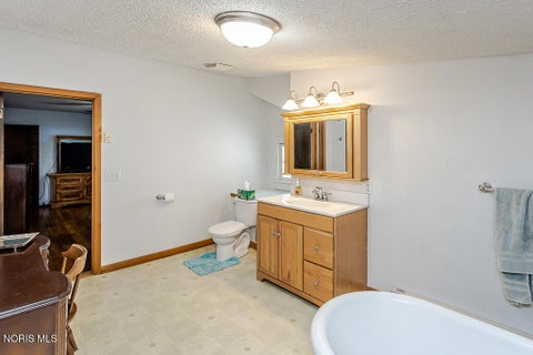Tiny photo for 3547 Island Avenue, Toledo, OH 43614 (MLS # 10013884)