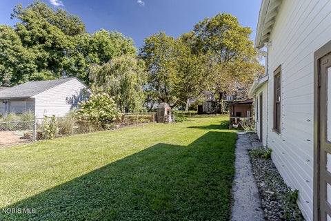 Tiny photo for 3547 Island Avenue, Toledo, OH 43614 (MLS # 10013884)