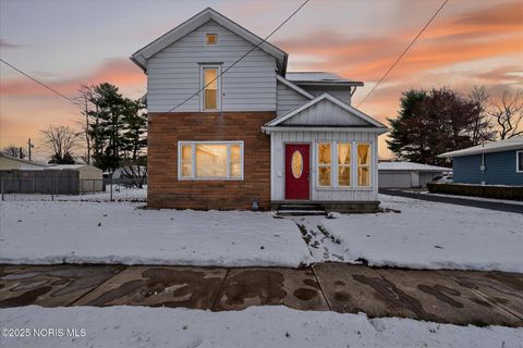 Photo of 137 Allen Avenue, Findlay, OH 45840 (MLS # 10002212)