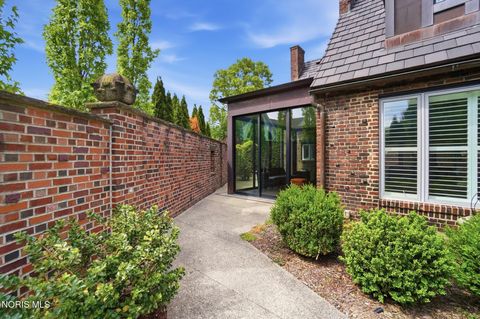Tiny photo for 30051 Hickory Hill Drive, Perrysburg, OH 43551 (MLS # 10007981)